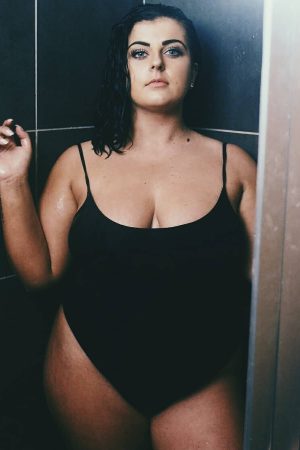 Vanessa 34 ans cherche l’esclave qui va vraiment obéir pas juste en parler Vanessa - rencontre-Dominatrice-Maisons-Alfort